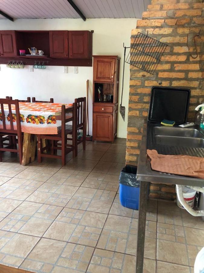 Iguazu Apart Hostel Puerto Iguazu Bagian luar foto